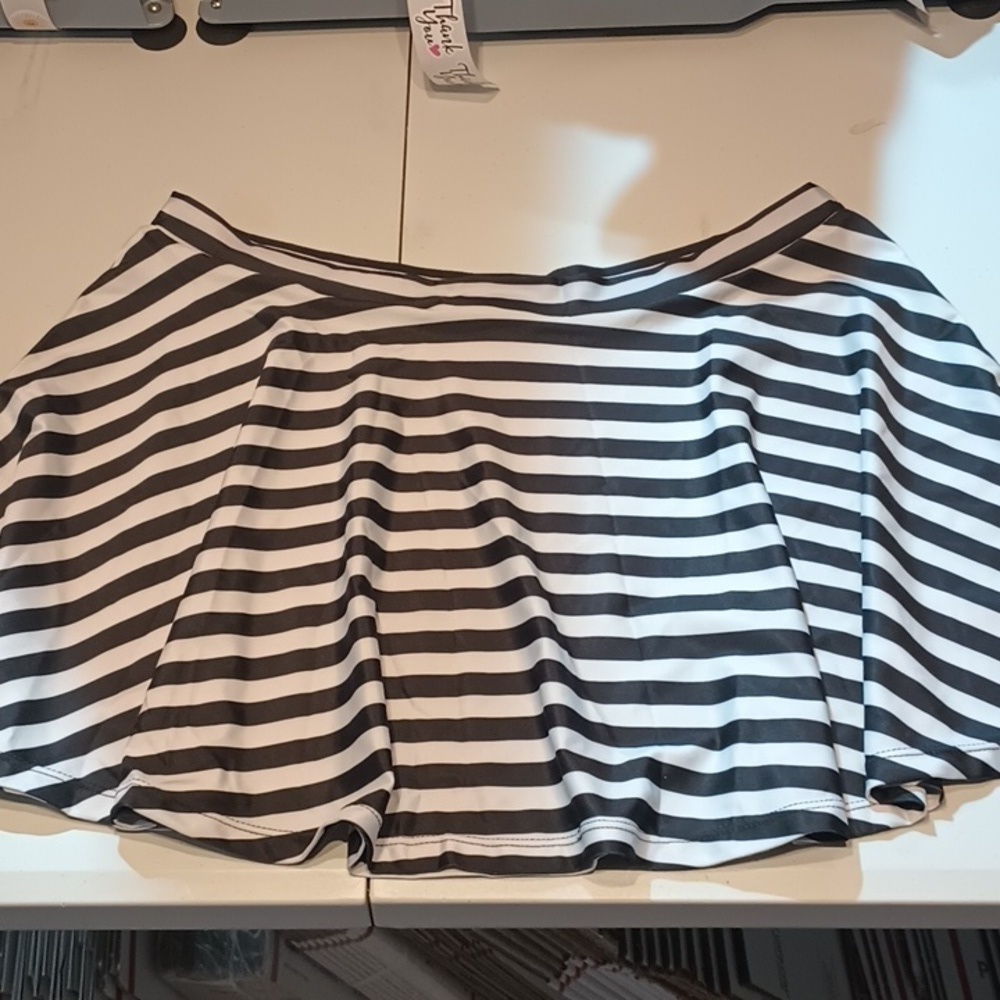 2 piece swim bottom XXL